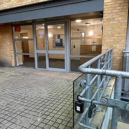 Entire Flat In Ealing Apartment London Exterior photo