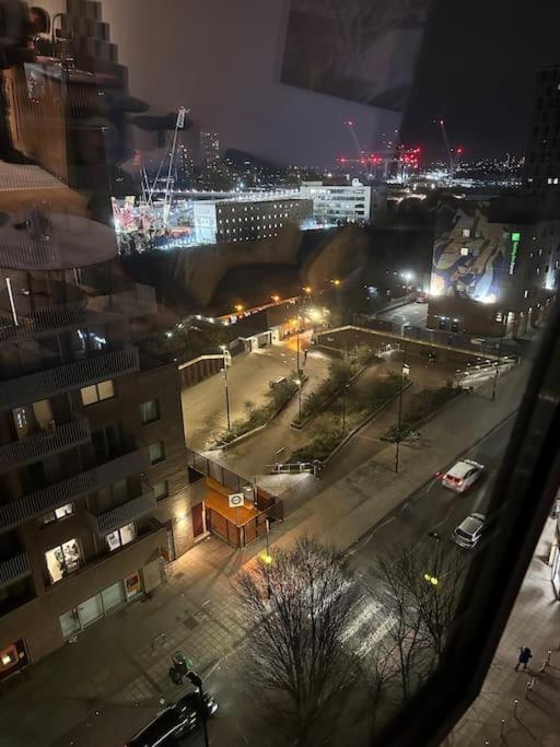 Entire Flat In Ealing Apartment London Exterior photo